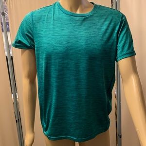 Men’s Tek Gear workout shirt dry fit